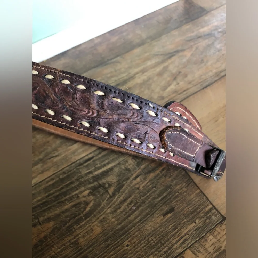 Mens Western Leather Cowboy Belt Silver Tone Buckle Embossed 39” Long Rodeó